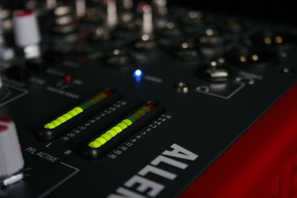 Allen & Heath ZED 18