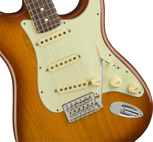 Fender American Performer Stratocaster RW (honey burst)