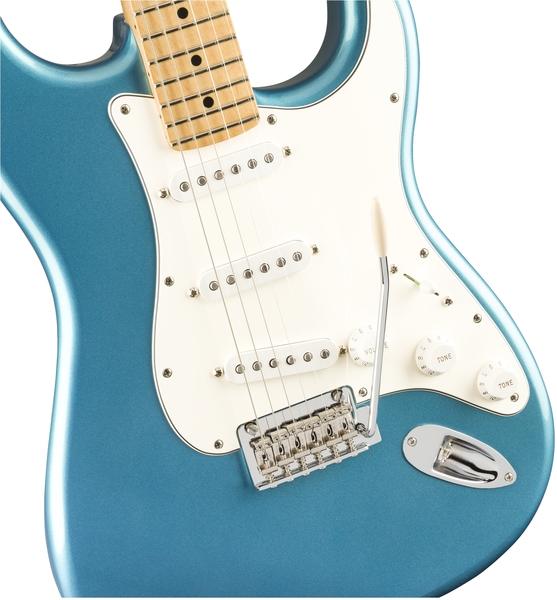 Fender Limited Edition Player Stratocaster (lake placid blue) | MusiX