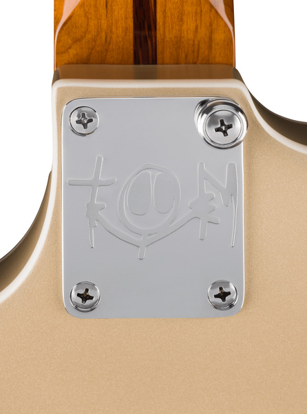 Fender Tom DeLonge Starcaster (satin shoreline gold)