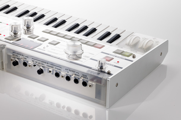 KORG microKORG S シンセサイザー 箱付き 新同 キャリーケース付 KORG