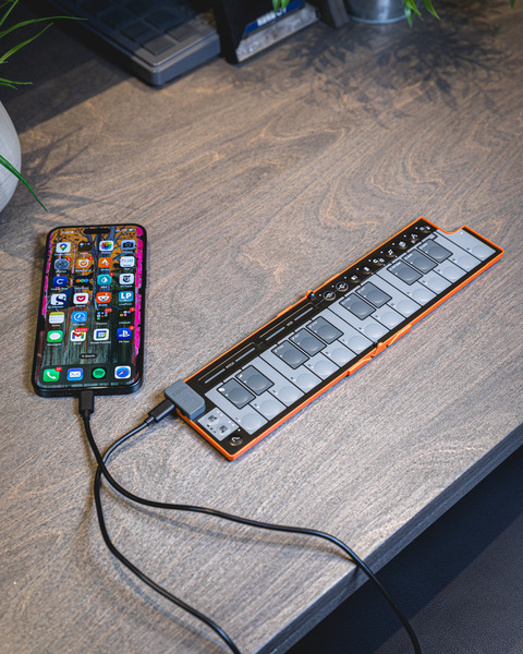 Korg nanoKEY Fold Foldable MIDI Keyboard (Alpine Green) | MusiX