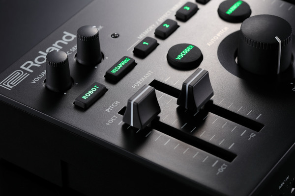 Roland VT-4 Voice Transformer | MusiX