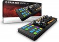 Native Instruments Traktor Kontrol X1 (MK2) Contrôleurs USB pour DJ