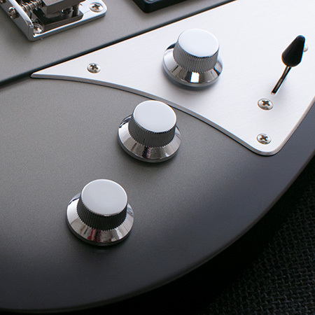 LOW-PROFILE ROTARY CONTROL / BASS CONTOUR