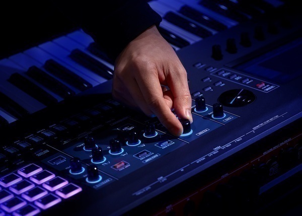 High-res, hands-on control.