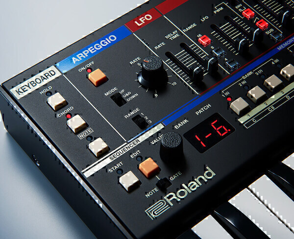 Arpeggio, Akkordspeicher und Step-Sequenzer.