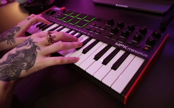 37 KEYS - GEN 2 DYNAMIC KEYBED