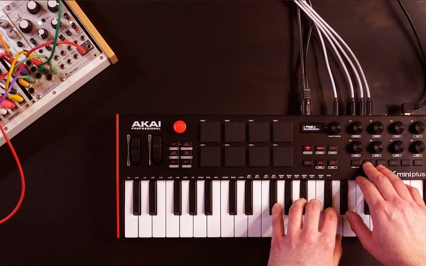 CREATIVE STEP/LIVE SEQUENCER / ARPEGGIATOR