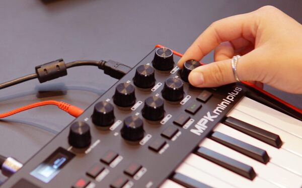 ASSIGNABLE 360-ROTARY KNOBS