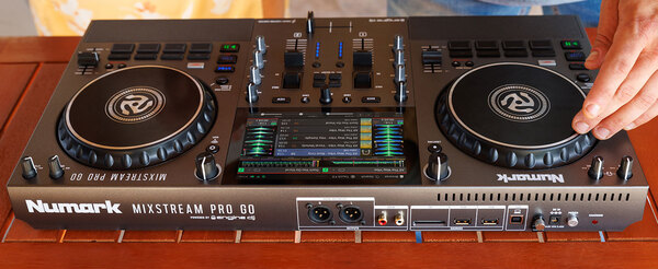 LAPTOP-FREE PERFORMANCES ON THE GO