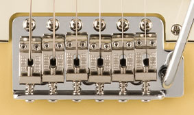 TREMOLO SINCRONIZZATO IN STILE VINTAGE CON SELLETTE IN ACCIAIO PIEGATO