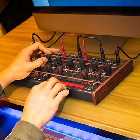 Integrierter Sequenzer und Arpeggiator