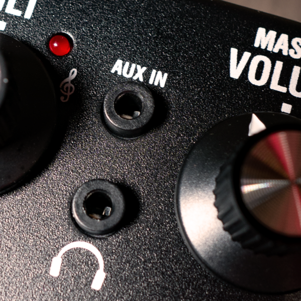 AUX IN & HEADPHONES