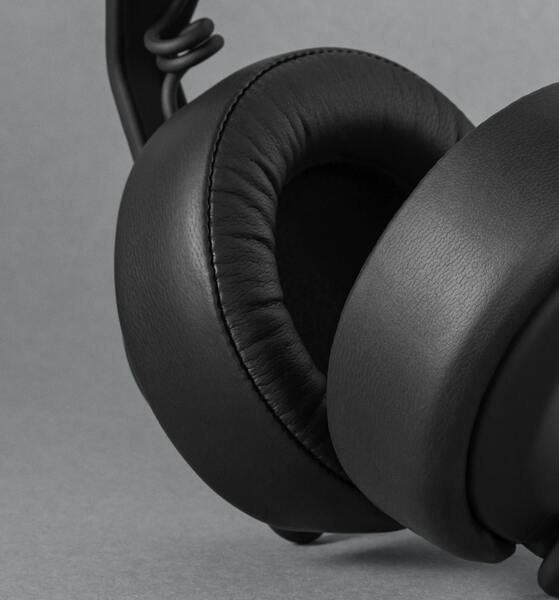 Comfort e isolamento migliorati grazie alla pelle PU